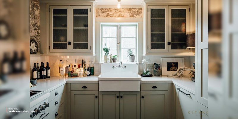 What is a farmhouse style kitchen?