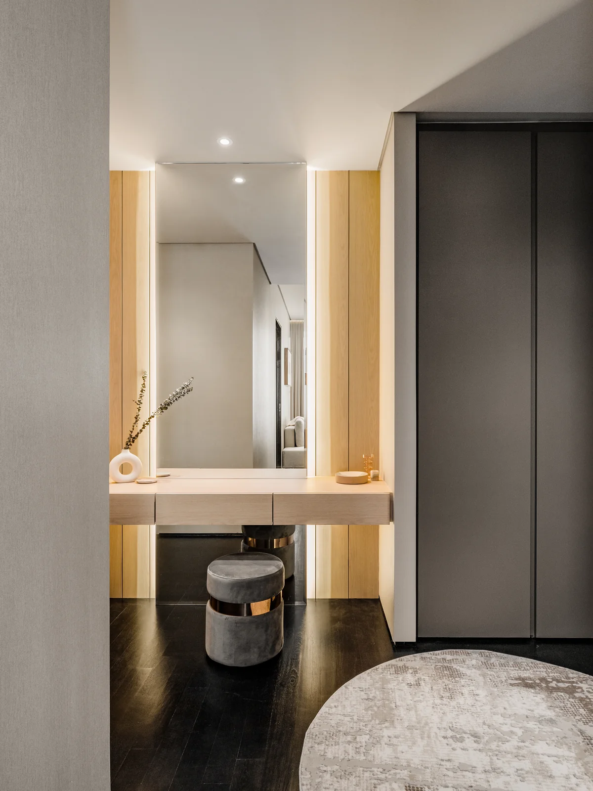 Dressing vanity alcove at Four Seasons Residences, Kuala Lumpur, by Blaine Robert Design