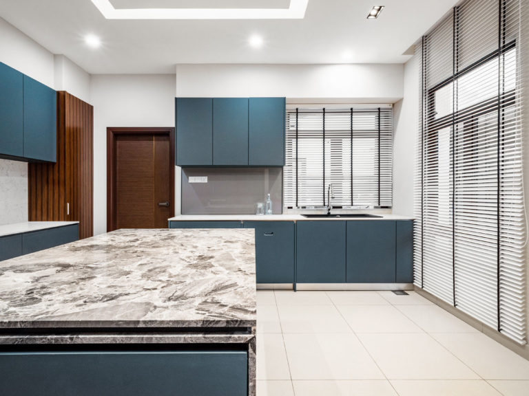 east-coast-bungalow-kitchen-side-view