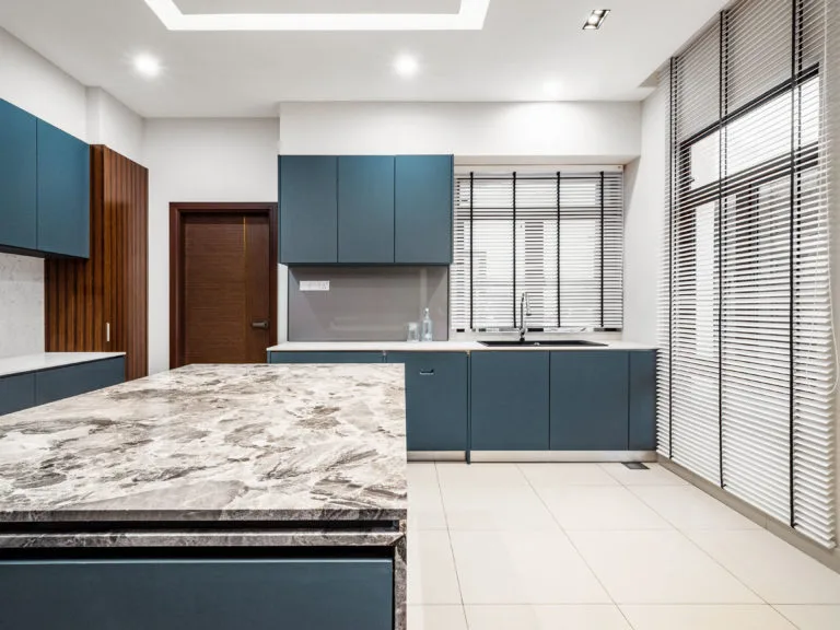 east-coast-bungalow-kitchen-side-view